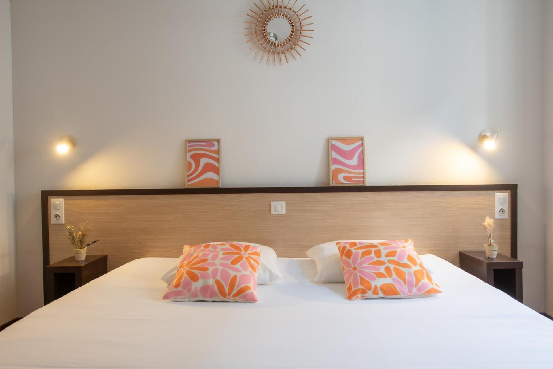 Logis Hotel Le Commerce 나바렝스 외부 사진