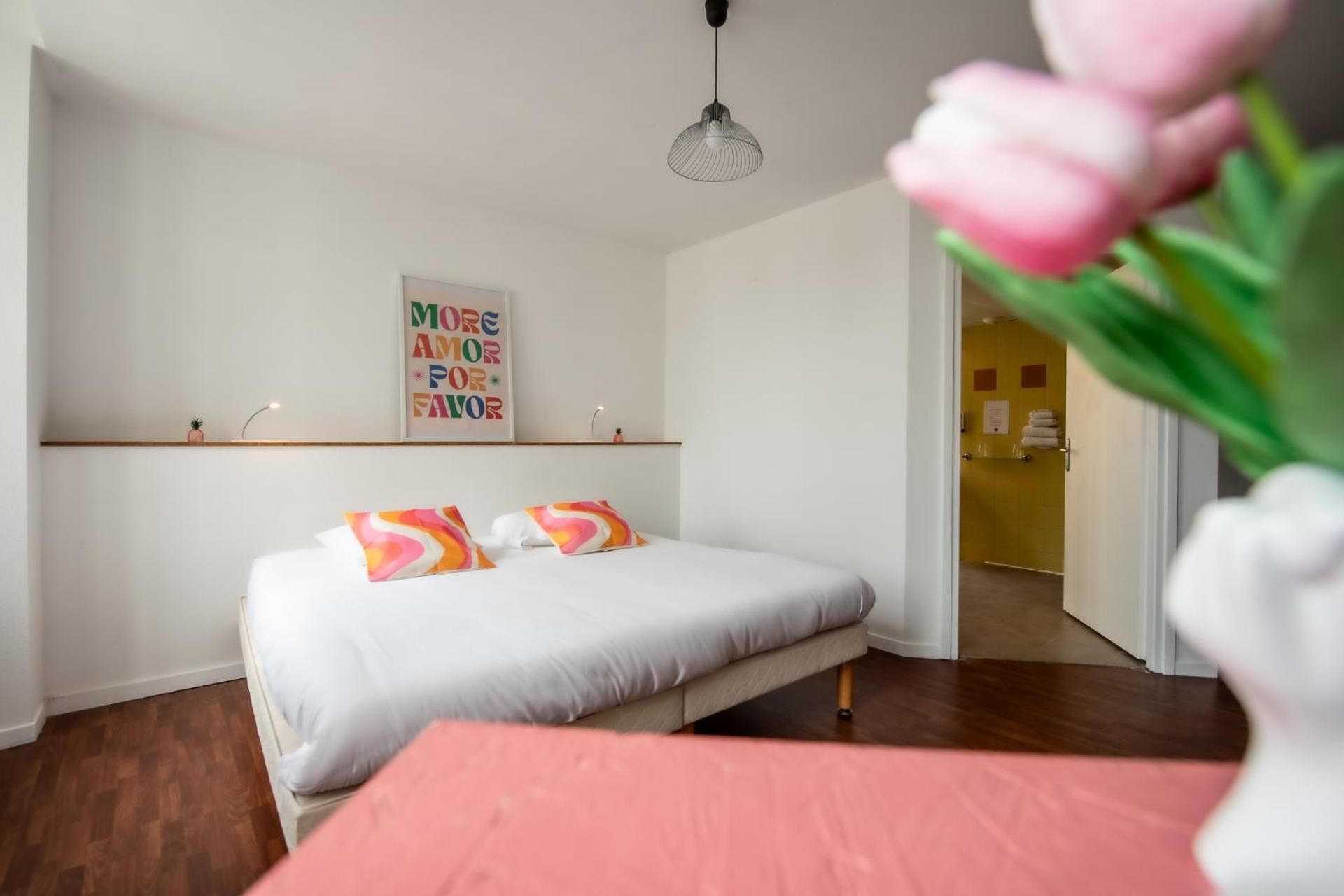 Logis Hotel Le Commerce 나바렝스 외부 사진