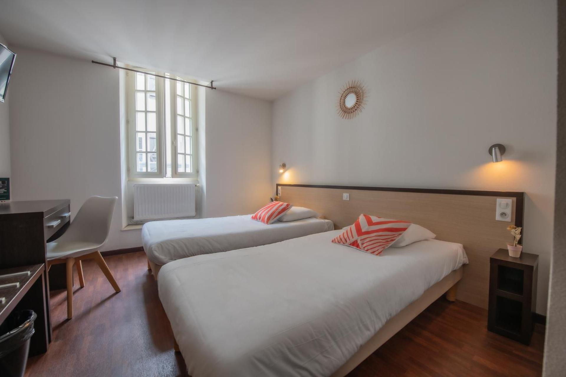 Logis Hotel Le Commerce 나바렝스 외부 사진