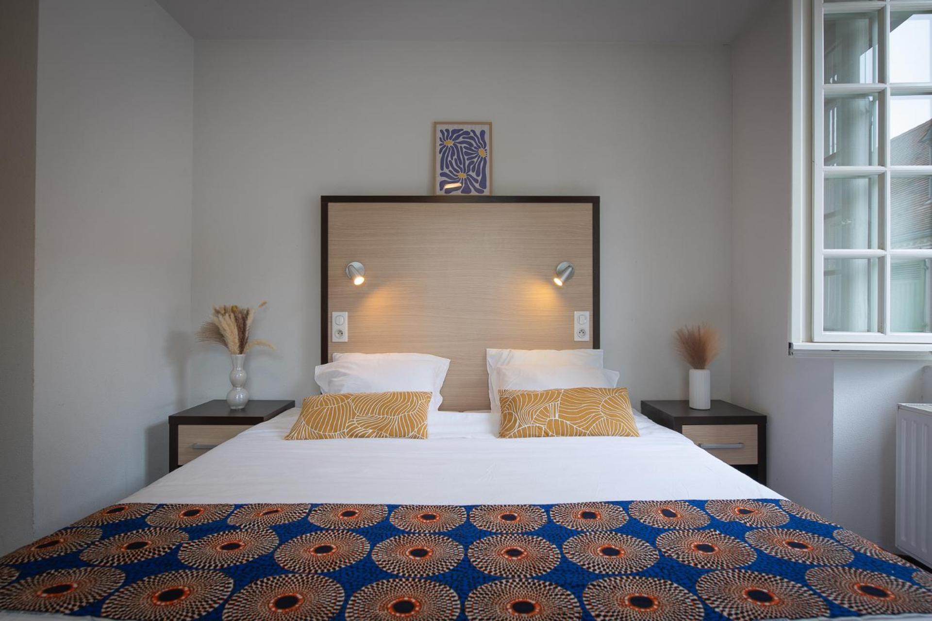 Logis Hotel Le Commerce 나바렝스 외부 사진