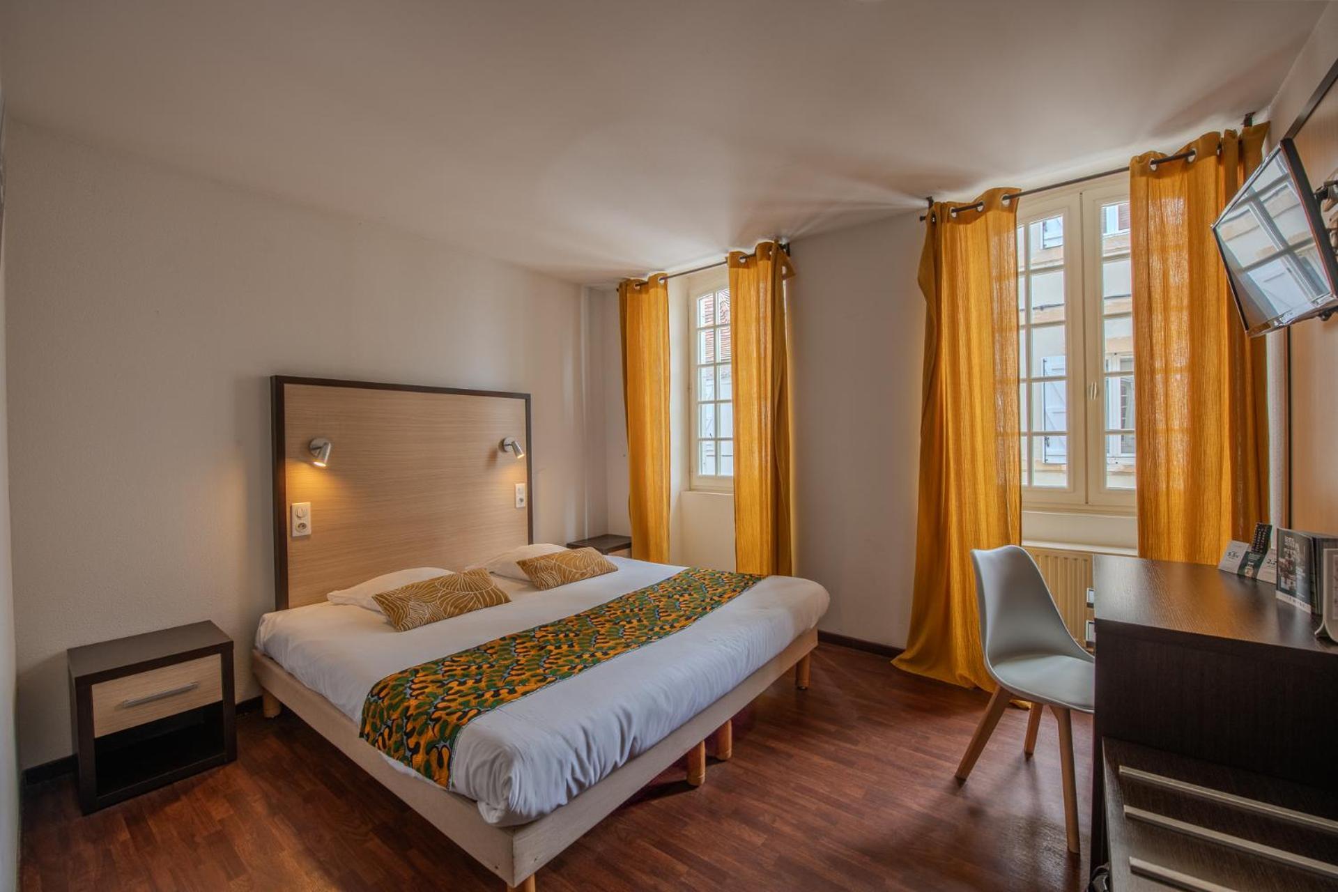Logis Hotel Le Commerce 나바렝스 외부 사진